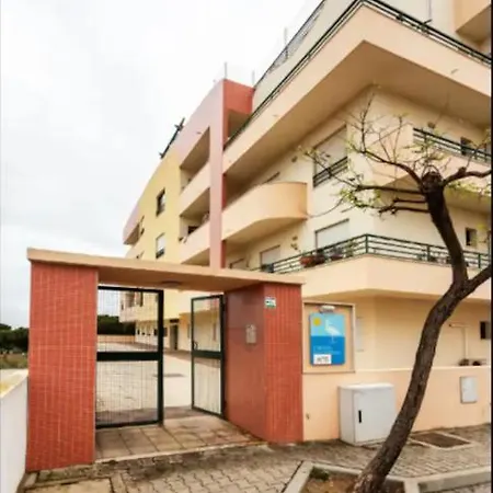 Blife Rya Private - Airport Проживание в семье